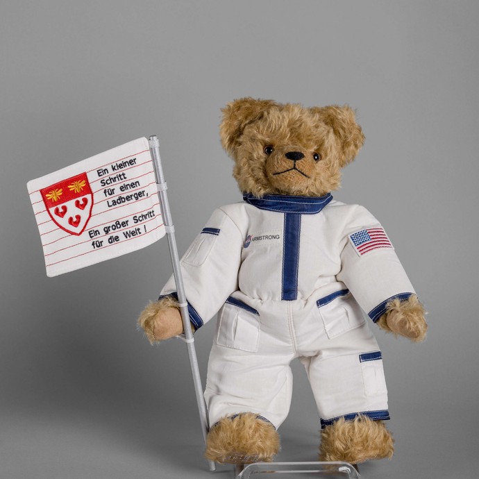 Astronautenteddy vom Ladberger Bärenfest 2009. Foto: LWL/Kainulainen (vergrößerte Bildansicht wird geöffnet)