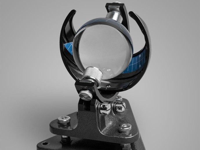 Heliograf (Wettermessgerät). In sein Messpapier brennt sich die tägliche Sonnenscheindauer ein. Foto: LWL/ Christoph Steinweg